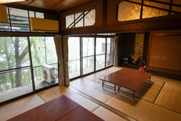 稲荷温泉 　岐阜県 瑞浪市 稲津町