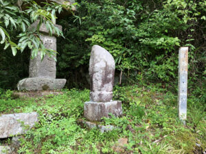 不動辻の常夜燈と馬頭観音　岐阜県 瑞浪市 日吉町深沢