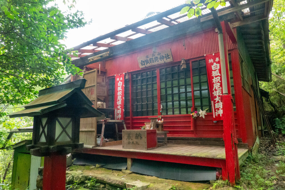 水晶山 白狐稲荷神社　岐阜県 瑞浪市 釜戸町