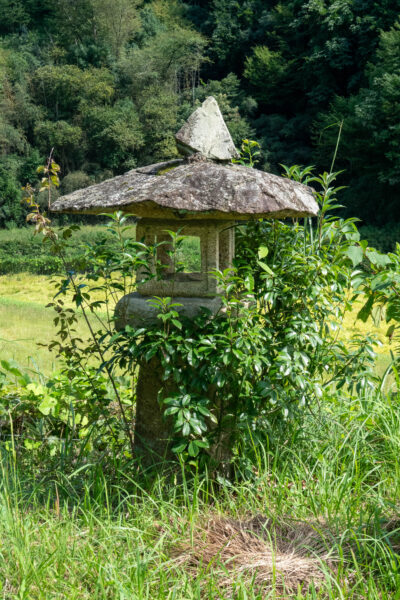 庚申塔と山灯篭　岐阜県 瑞浪市 日吉町宿洞