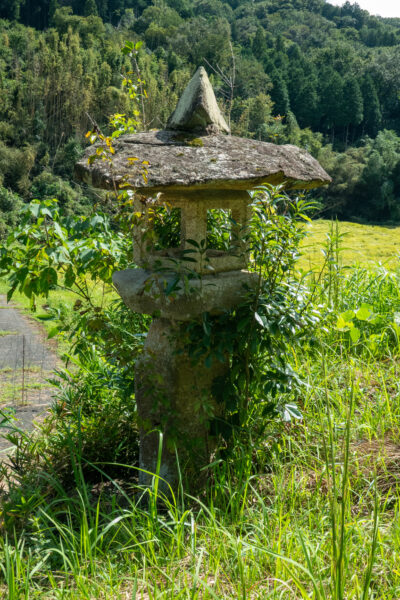 庚申塔と山灯篭　岐阜県 瑞浪市 日吉町宿洞