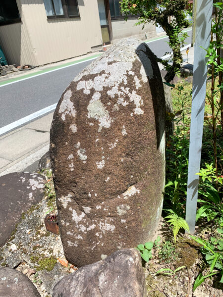 市原　鳥居石と水神様